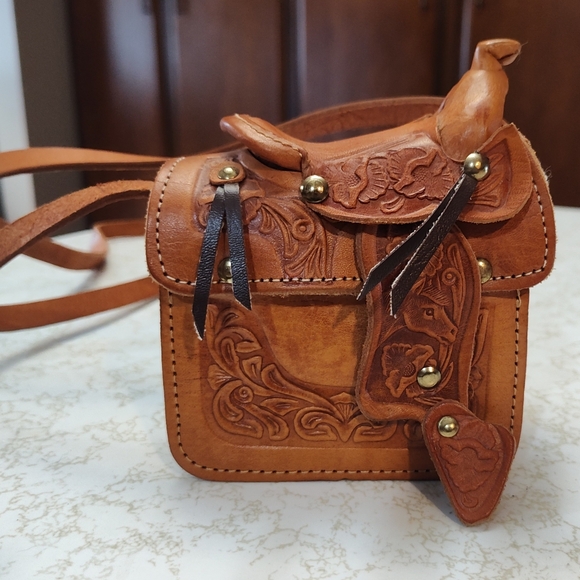 Handtooled leather and sheepskin Western mini bag - Picture 2 of 16